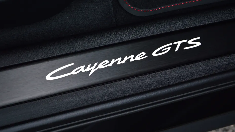 PORSCHE Cayenne Cayenne GTS