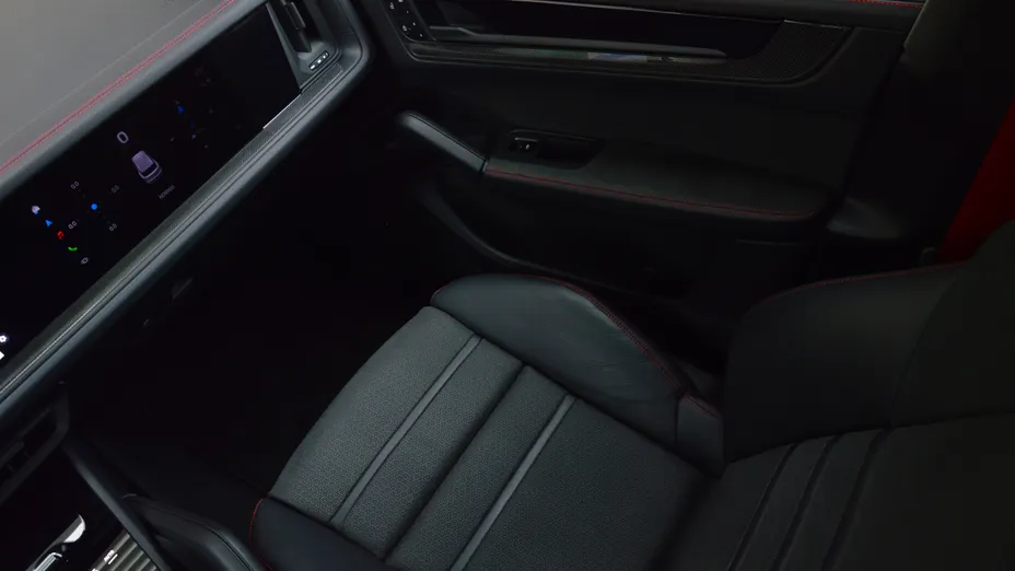 PORSCHE Cayenne Cayenne GTS