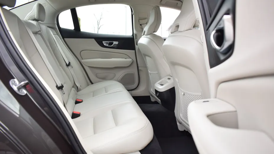 VOLVO S60 S60 B5 B AWD Ultimate Dark aut