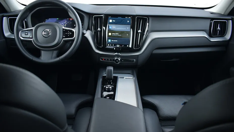 VOLVO XC60 XC60 B4 D Plus Dark aut
