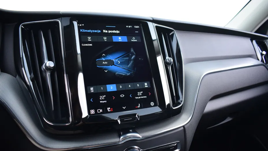 VOLVO XC60 XC60 B4 D Plus Dark aut