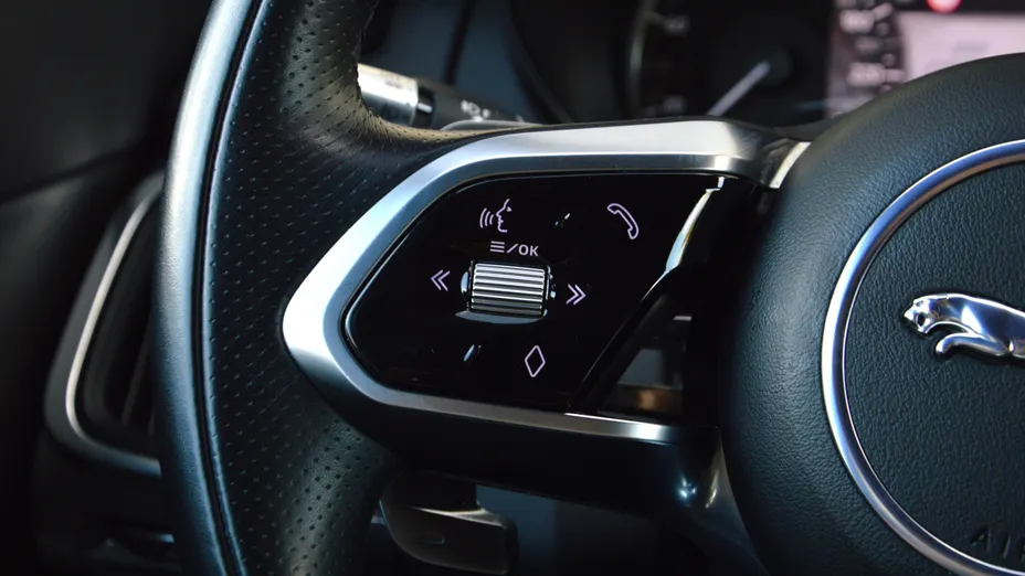 JAGUAR E-Pace E-Pace 2.0 i4D AWD R-Dynamic S aut