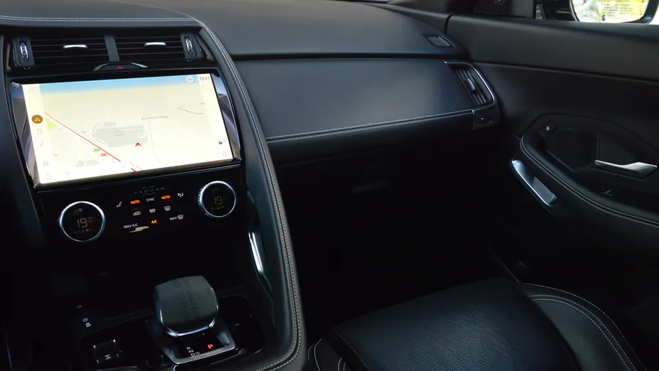 JAGUAR E-Pace E-Pace 2.0 i4D AWD R-Dynamic S aut