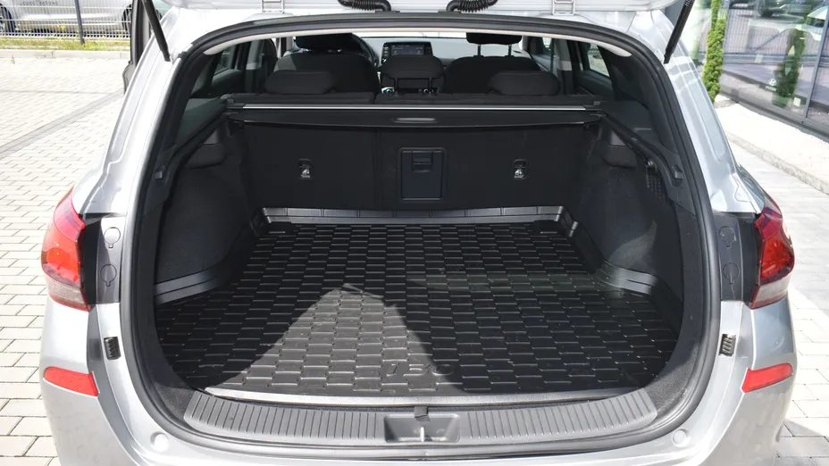 HYUNDAI i30 i30 1.5 T-GDI 48V Smart