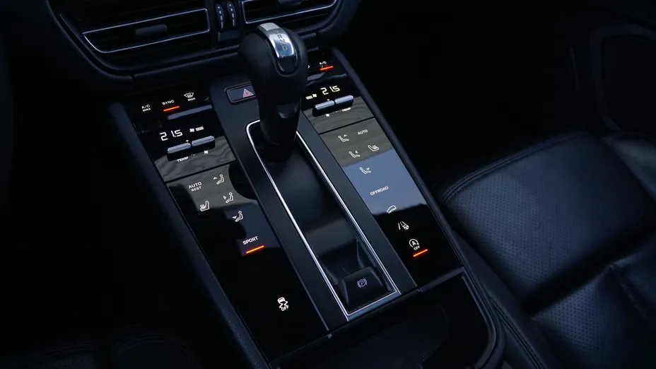 PORSCHE Macan Macan
