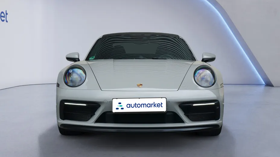 PORSCHE 911 911 Carrera 4 GTS