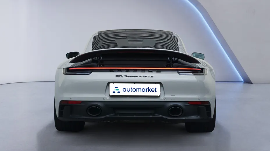 PORSCHE 911 911 Carrera 4 GTS