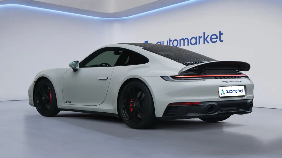 PORSCHE 911 911 Carrera 4 GTS