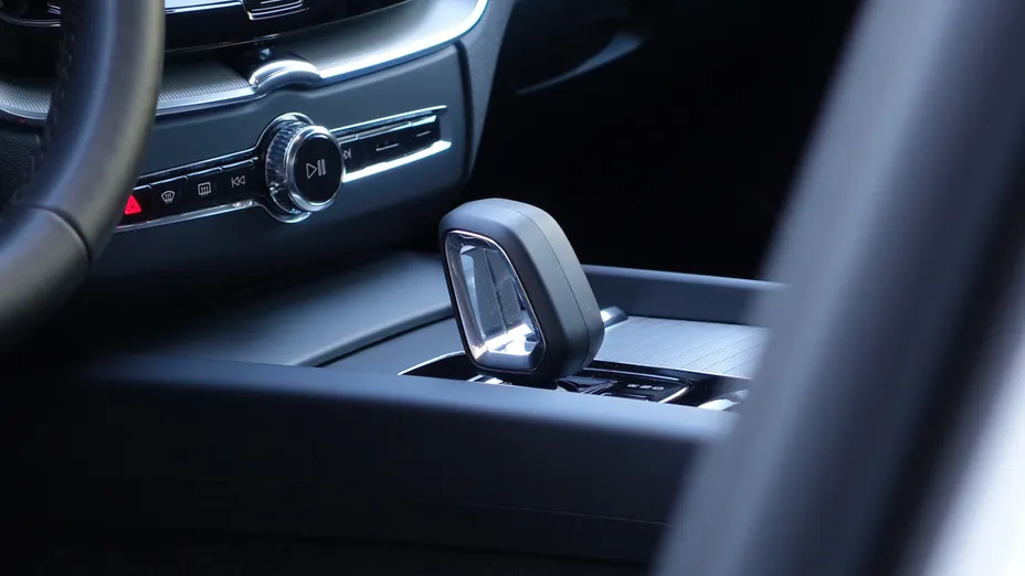 VOLVO XC60 XC60 B4 D AWD Plus Dark aut