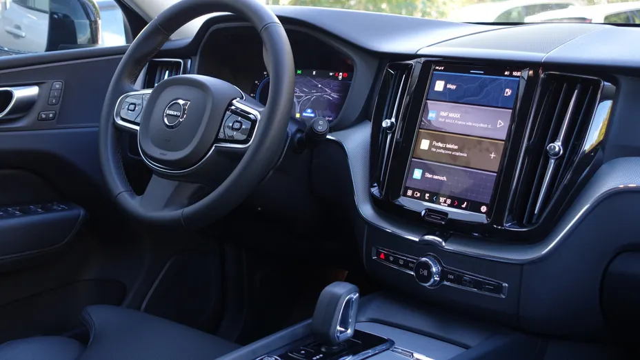 VOLVO XC60 XC60 B4 D AWD Plus Dark aut