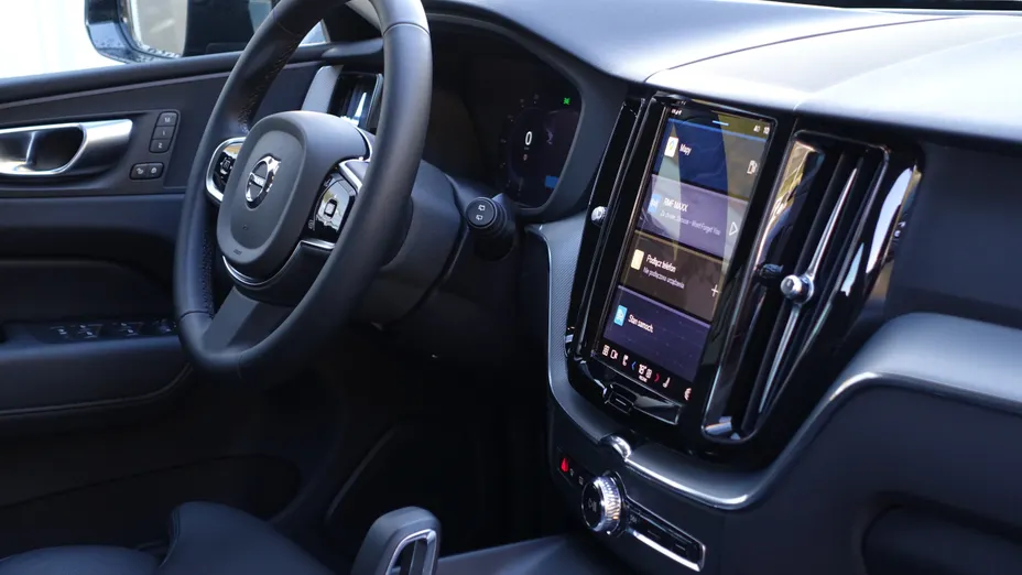 VOLVO XC60 XC60 B4 D AWD Plus Dark aut