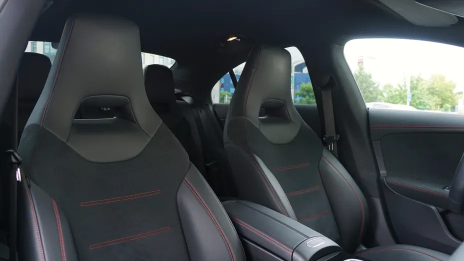 MERCEDES-BENZ CLA CLA 180 7G-DCT