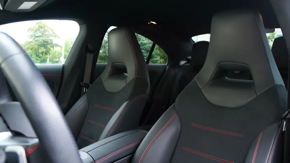 MERCEDES-BENZ CLA CLA 180 7G-DCT