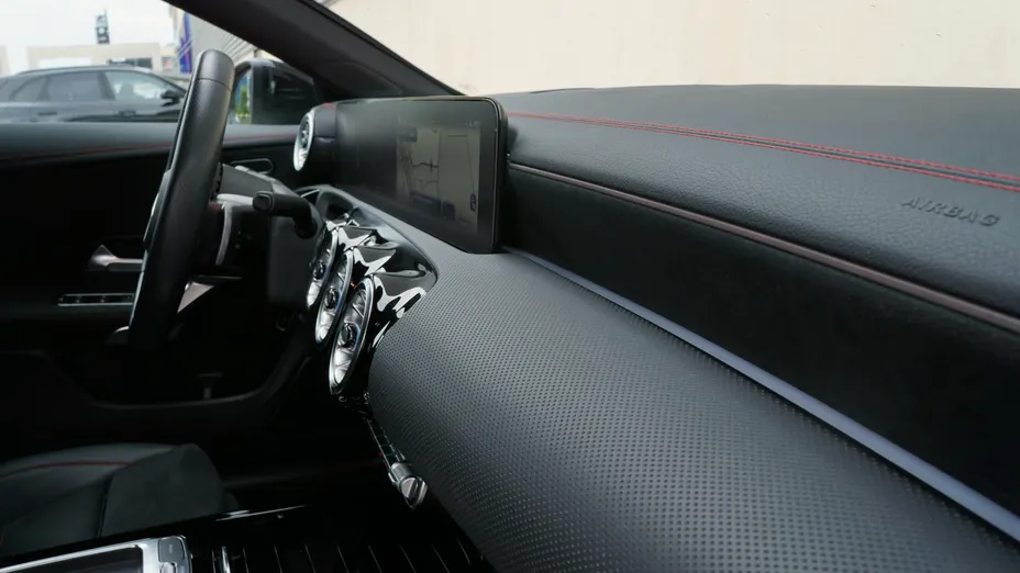 MERCEDES-BENZ CLA CLA 180 7G-DCT