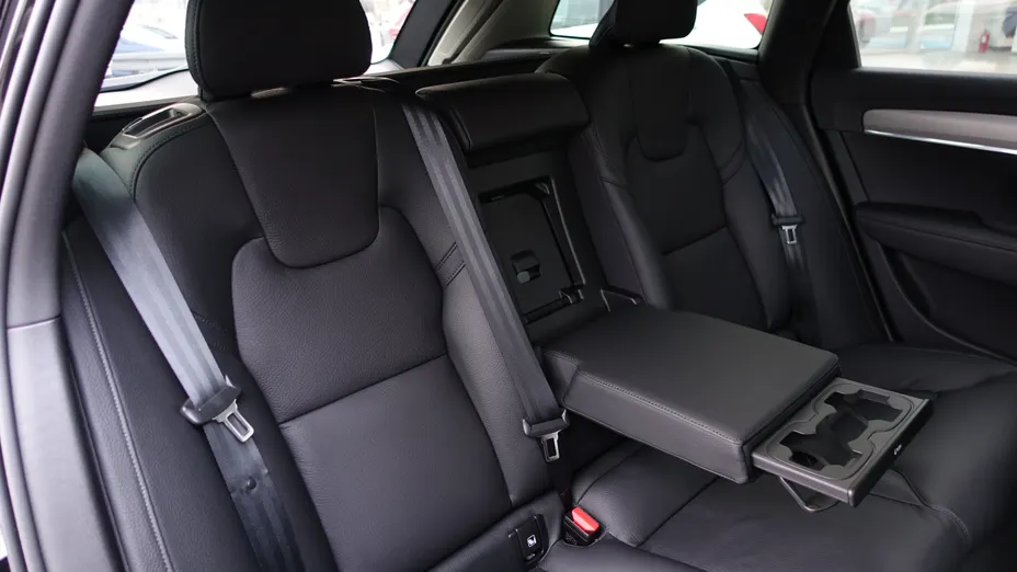 VOLVO V90 V90 CC B5 B AWD Core aut