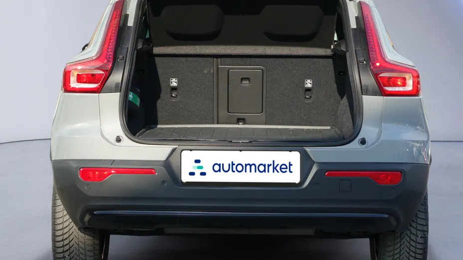 VOLVO XC40 XC40 B4 Plus Dark aut
