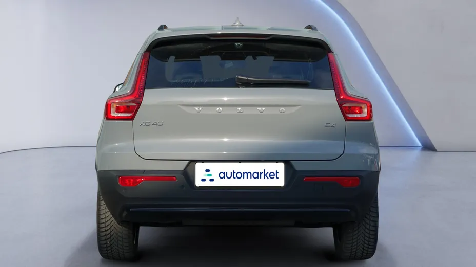 VOLVO XC40 XC40 B4 Plus Dark aut