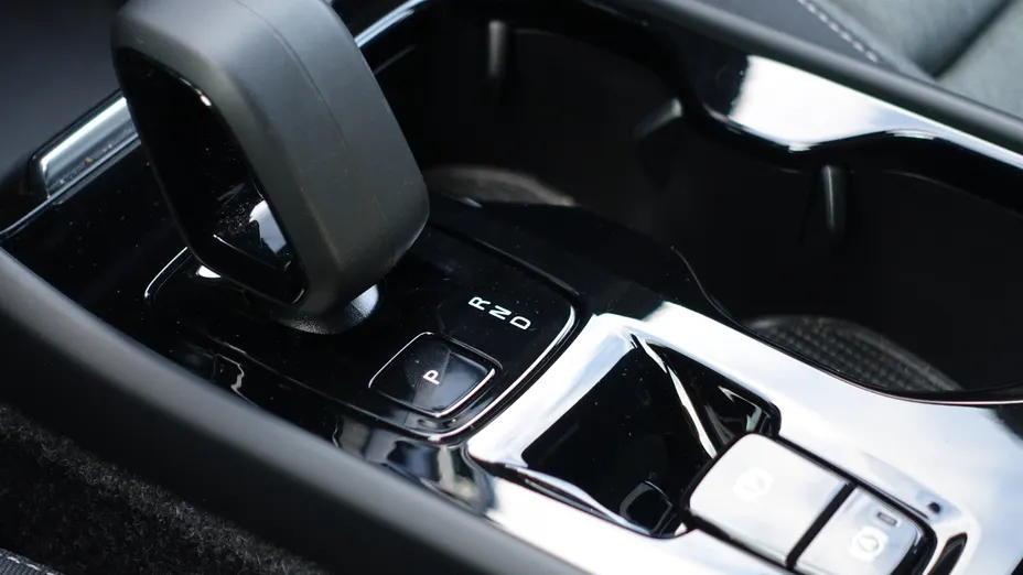 VOLVO XC40 XC40 B4 Plus Dark aut