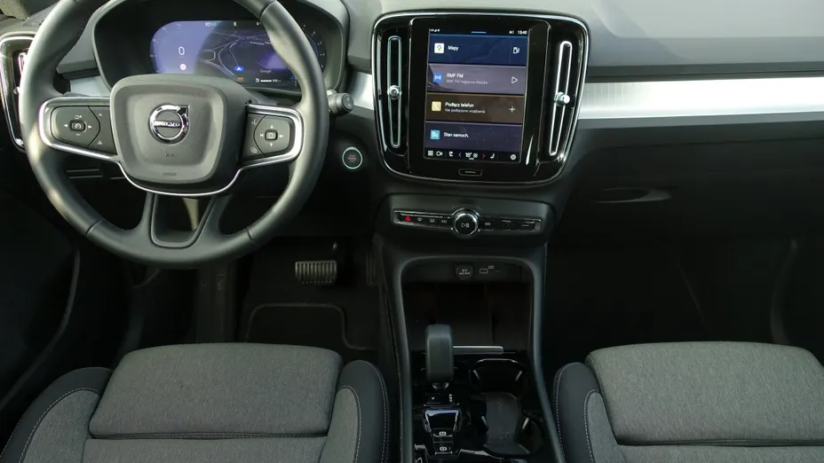 VOLVO XC40 XC40 B4 Plus Dark aut