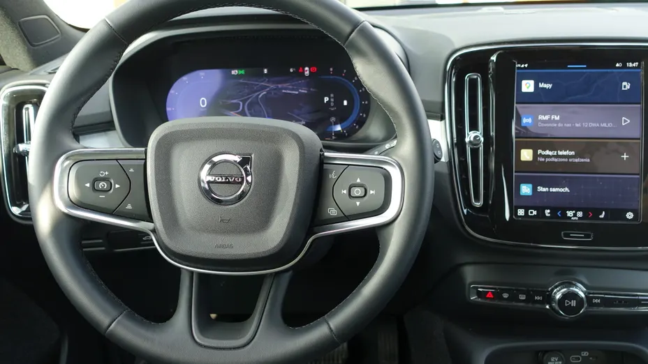 VOLVO XC40 XC40 B4 Plus Dark aut