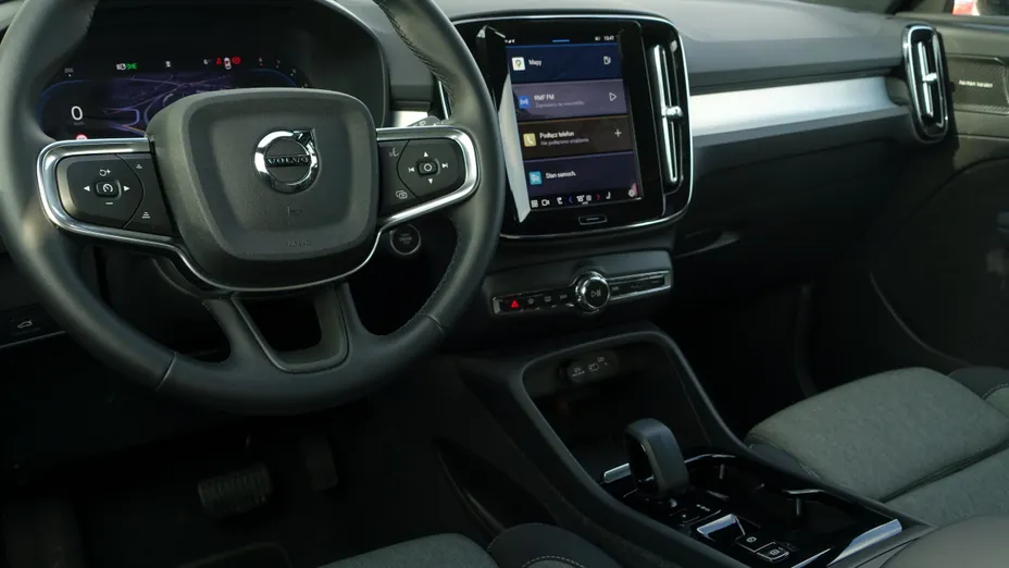 VOLVO XC40 XC40 B4 Plus Dark aut