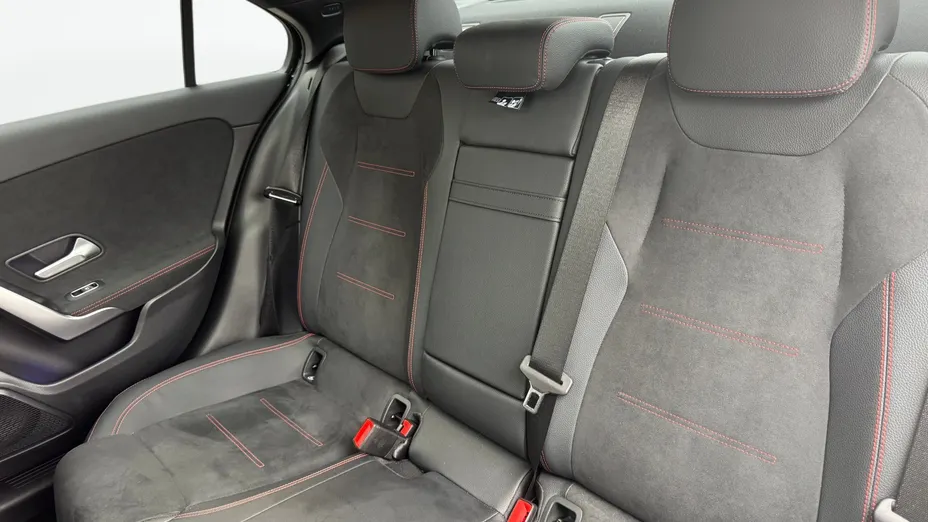 MERCEDES-BENZ A Klasa A 220 4-Matic AMG Line 8G-DCT
