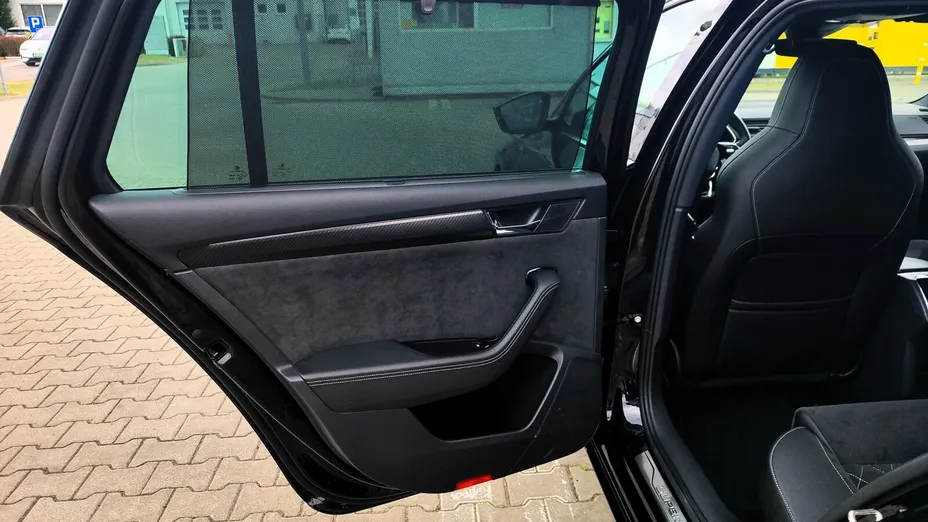 SKODA Superb Superb 2.0 TDI SCR Sportline DSG