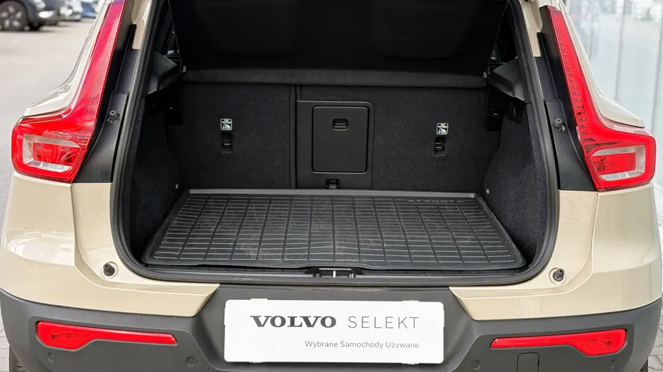VOLVO XC40 XC40 B3 Plus Dark aut