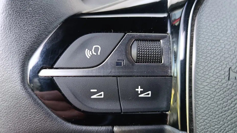 PEUGEOT 2008 2008 PureTech 100 Allure S&S BVM6