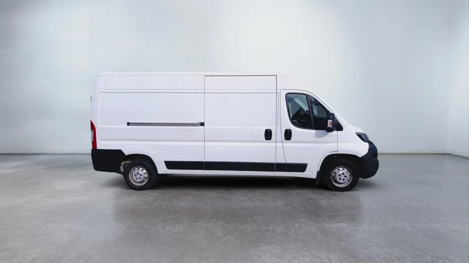 PEUGEOT Boxer Boxer 333 BlueHDi L3H2 Premium