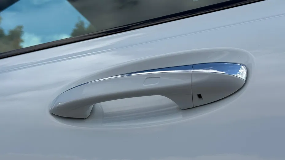 MERCEDES-BENZ GLB GLB 200 AMG Line 7G-DCT