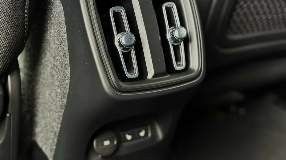 VOLVO XC40 XC40 B3 Plus Dark aut