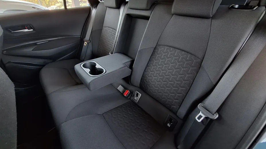 TOYOTA Corolla Corolla 2.0 Hybrid Comfort
