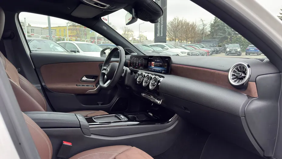 MERCEDES-BENZ A Klasa A 200 AMG Line 7G-DCT