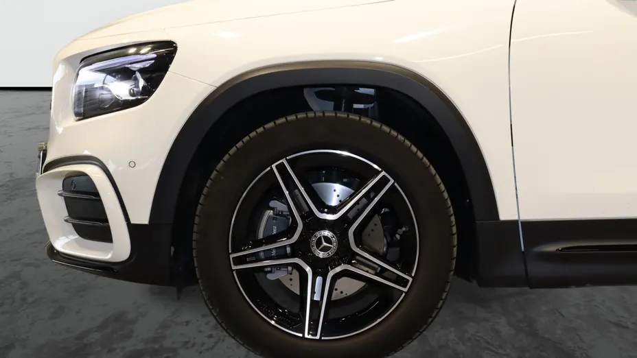 MERCEDES-BENZ GLB GLB 200 mHEV AMG Line 7G-DCT