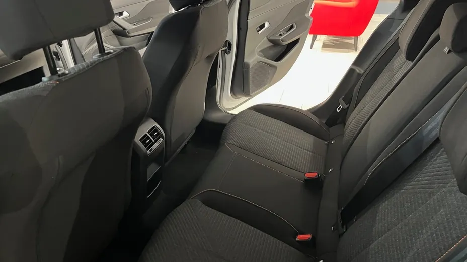 PEUGEOT 308 308 1.2 mHEV Style S&S e-DCS6 Nowy