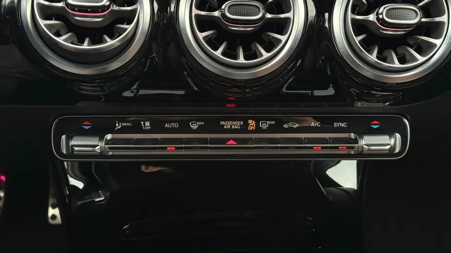 MERCEDES-BENZ A Klasa A 200 AMG Line 7G-DCT