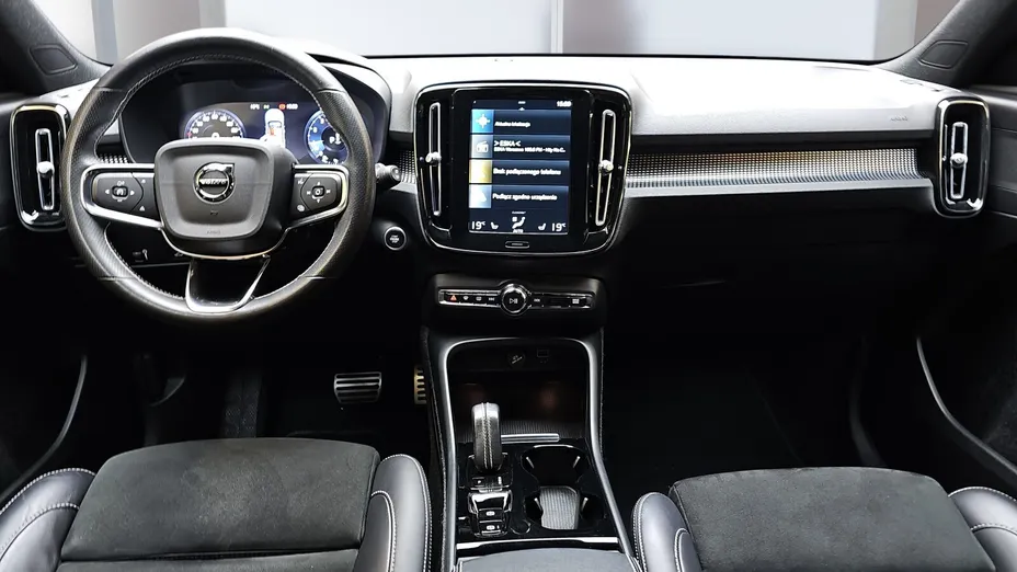 VOLVO XC40 XC40 T3 R-Design aut