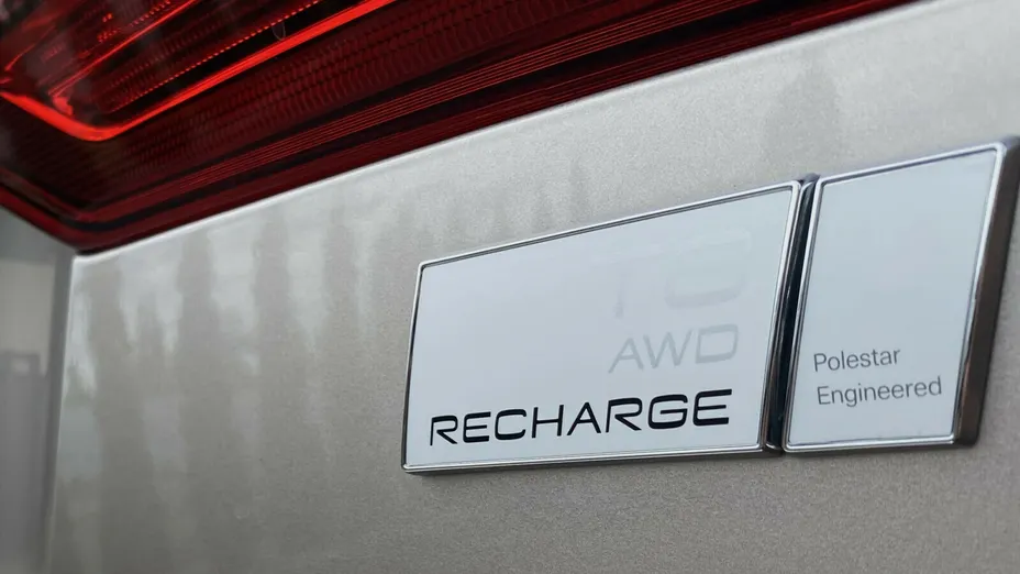 VOLVO XC60 XC60 T8 Plug-In Hybrid AWD Ultimate Dark aut