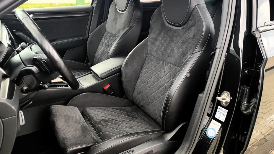 SKODA Superb Superb 2.0 TDI SCR Sportline DSG