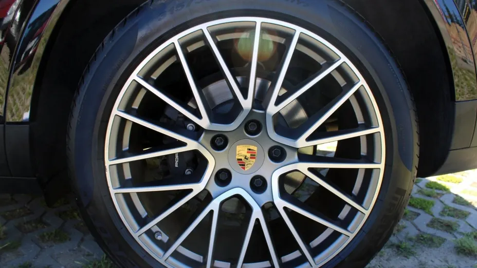 PORSCHE Cayenne Cayenne Platinum Edition
