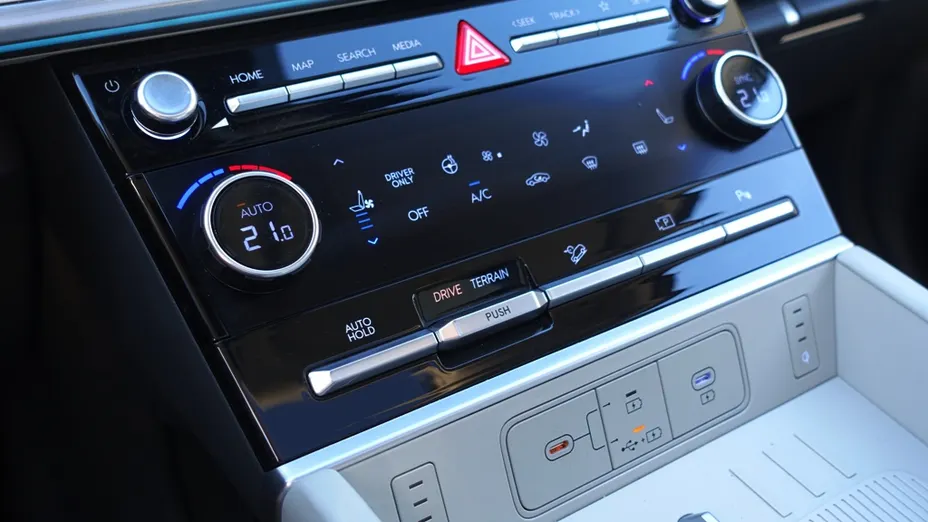 HYUNDAI Santa Fe Santa Fe 1.6 T-GDI HEV Executive 4WD aut