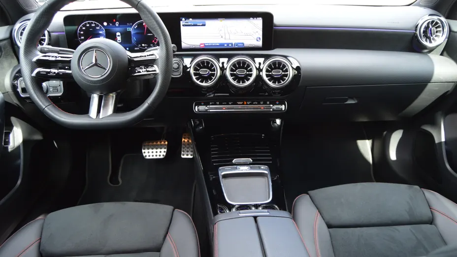 MERCEDES-BENZ A Klasa A 250 e PHEV AMG Line 8G-DCT