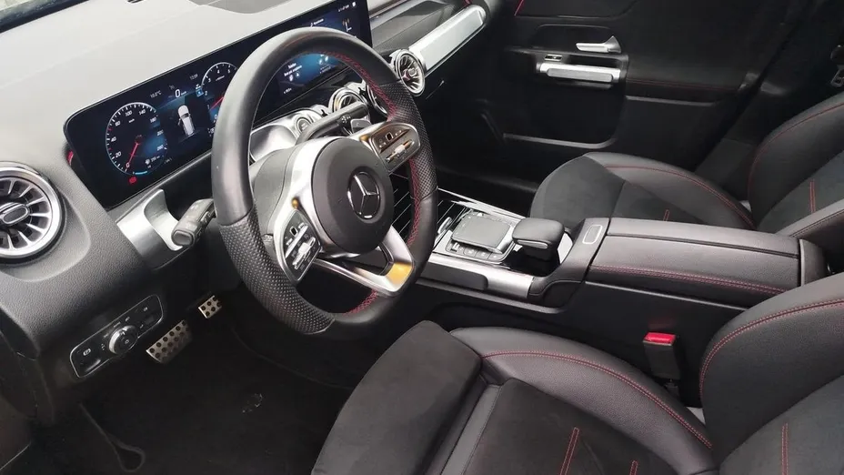 MERCEDES-BENZ GLB GLB 200 AMG Line 7G-DCT