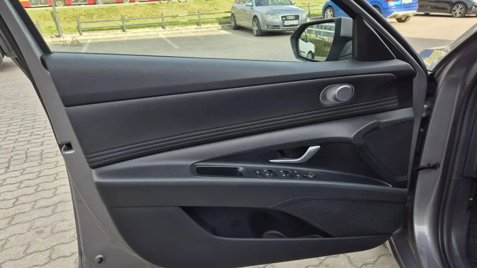 HYUNDAI Elantra Elantra 1.6 Smart CVT