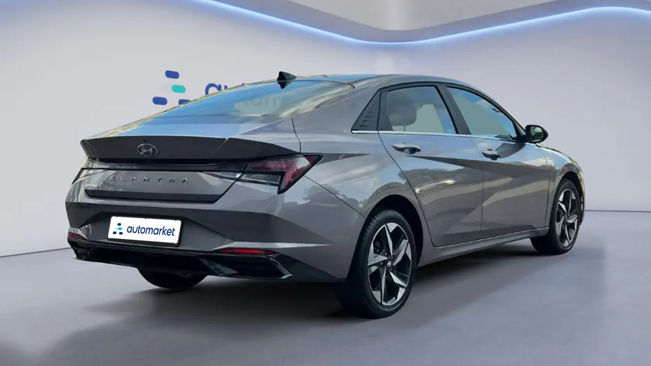 HYUNDAI Elantra Elantra 1.6 Smart CVT