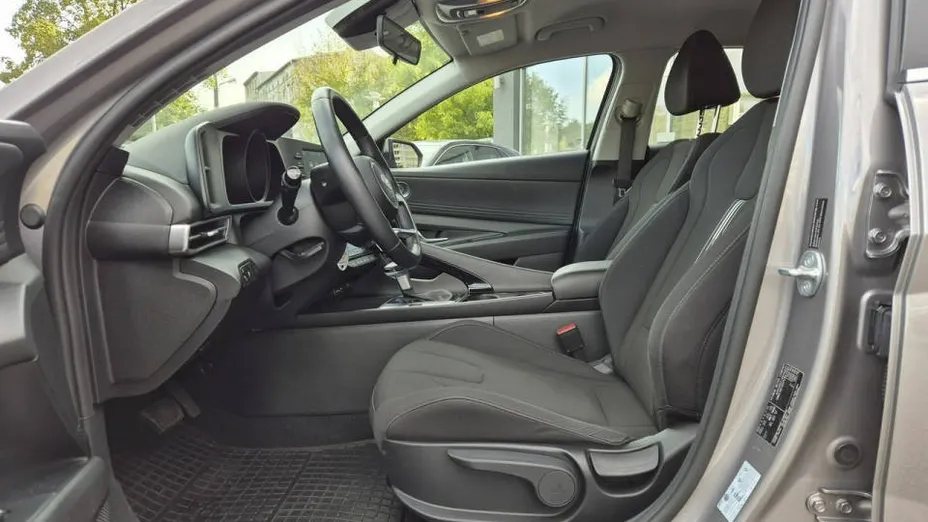 HYUNDAI Elantra Elantra 1.6 Smart CVT