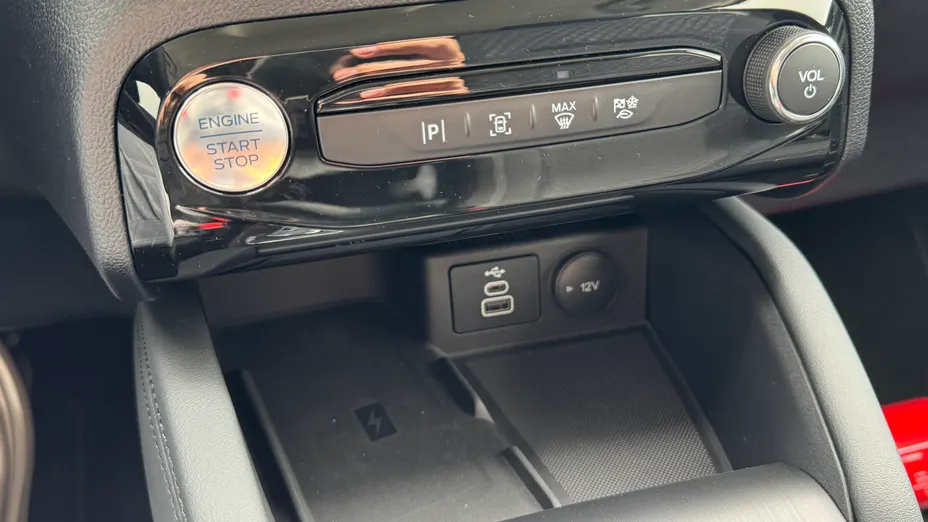 FORD Kuga Kuga 2.5 FHEV AWD Titanium eCVT Nowy