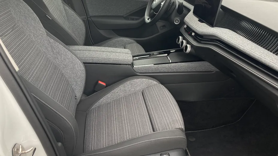 SKODA Superb Superb 2.0 TDI SCR Selection DSG