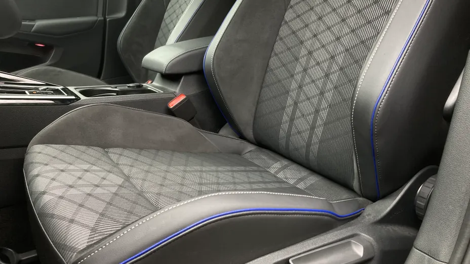 VOLKSWAGEN Golf Golf VIII 1.5 eTSI EVO R-Line DSG